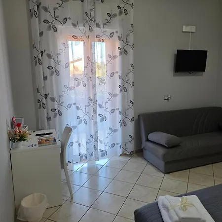 Nautilus בית הארחה 3*