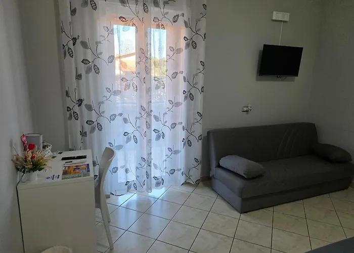 Nautilus בית הארחה 3*